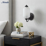 Cargar imagen en el visor de la Galería, Aplique de pared Eloise vintage de vidrio lechoso festoneado: iluminación de acento moderna para baño y dormitorio