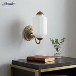 Cargar imagen en el visor de la Galería, Aplique de pared Eloise vintage de vidrio lechoso festoneado: iluminación de acento moderna para baño y dormitorio