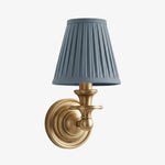 Bild in Gallery-Viewer laden, Rowan Drum Shade Wandlampe – Stoff-Wandleuchte für gemütliche Landhausbeleuchtung