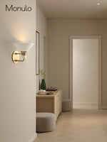 Charger l&#39;image dans la visionneuse de galerie, Applique murale conique en porcelaine Calvor - Élégant luminaire en céramique et laiton
