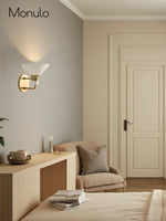 Charger l&#39;image dans la visionneuse de galerie, Applique murale conique en porcelaine Calvor - Élégant luminaire en céramique et laiton
