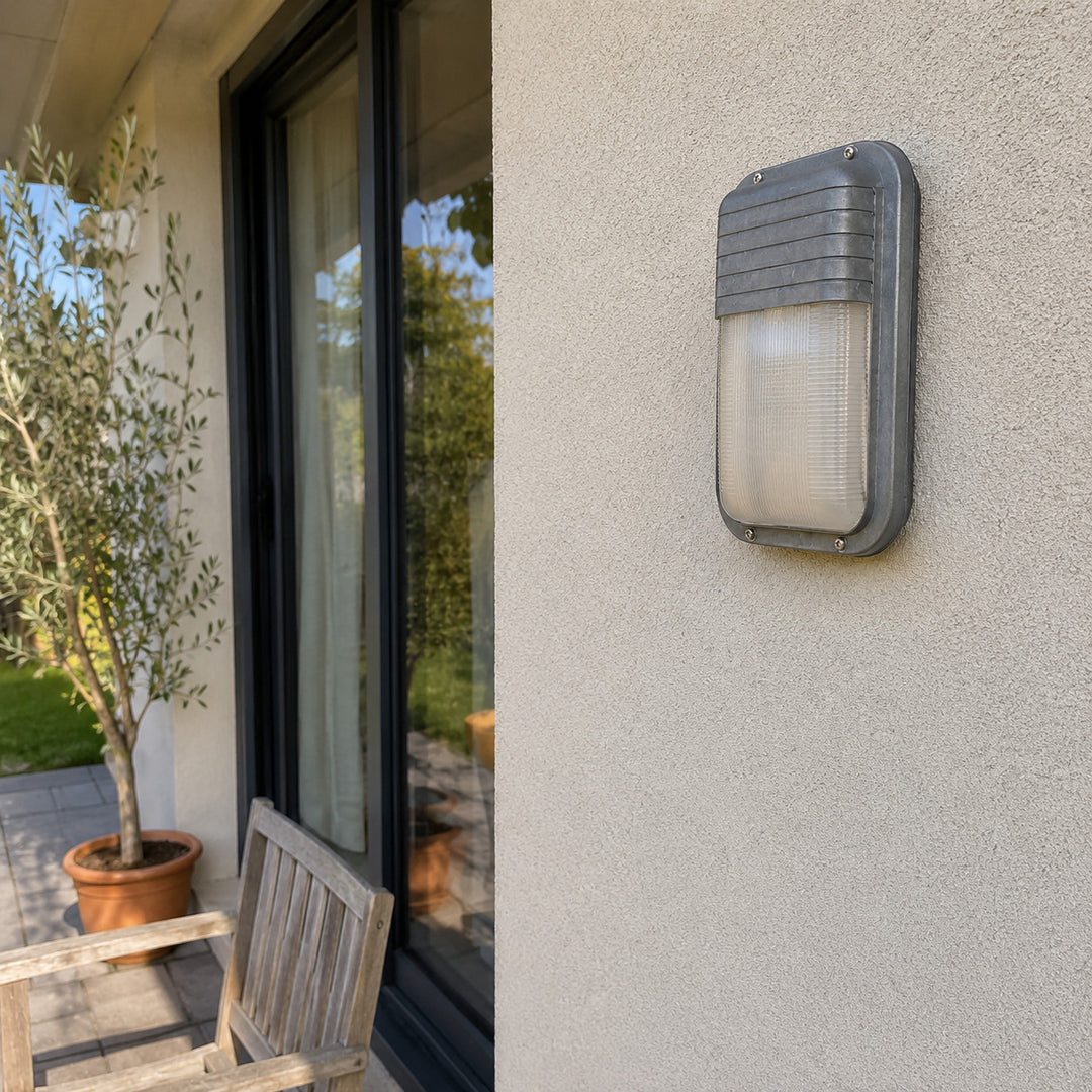 Morvane Geometrische Aluminium-Wandleuchte - Industrielle Außenbeleuchtung für den Eingangsbereich