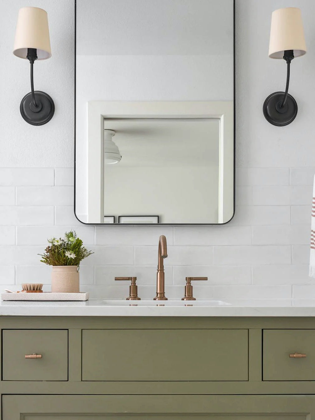 Aplique de pared con pantalla de tambor: aplique de tela moderno para dormitorio o pasillo 