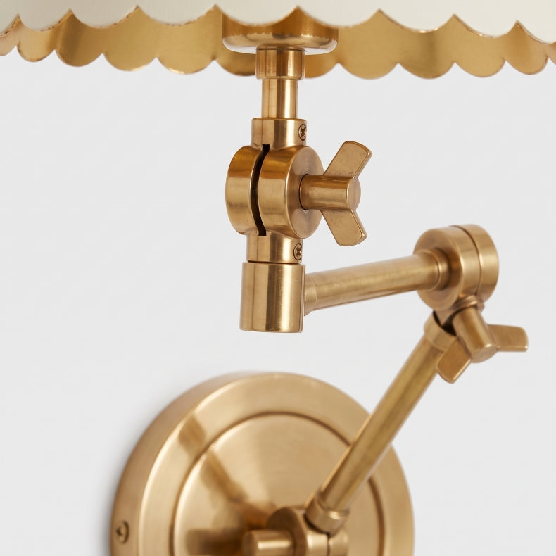 Aplique de pared Foldray con pantalla cilíndrica festoneada: Lámpara de pared rústica moderna para dormitorio