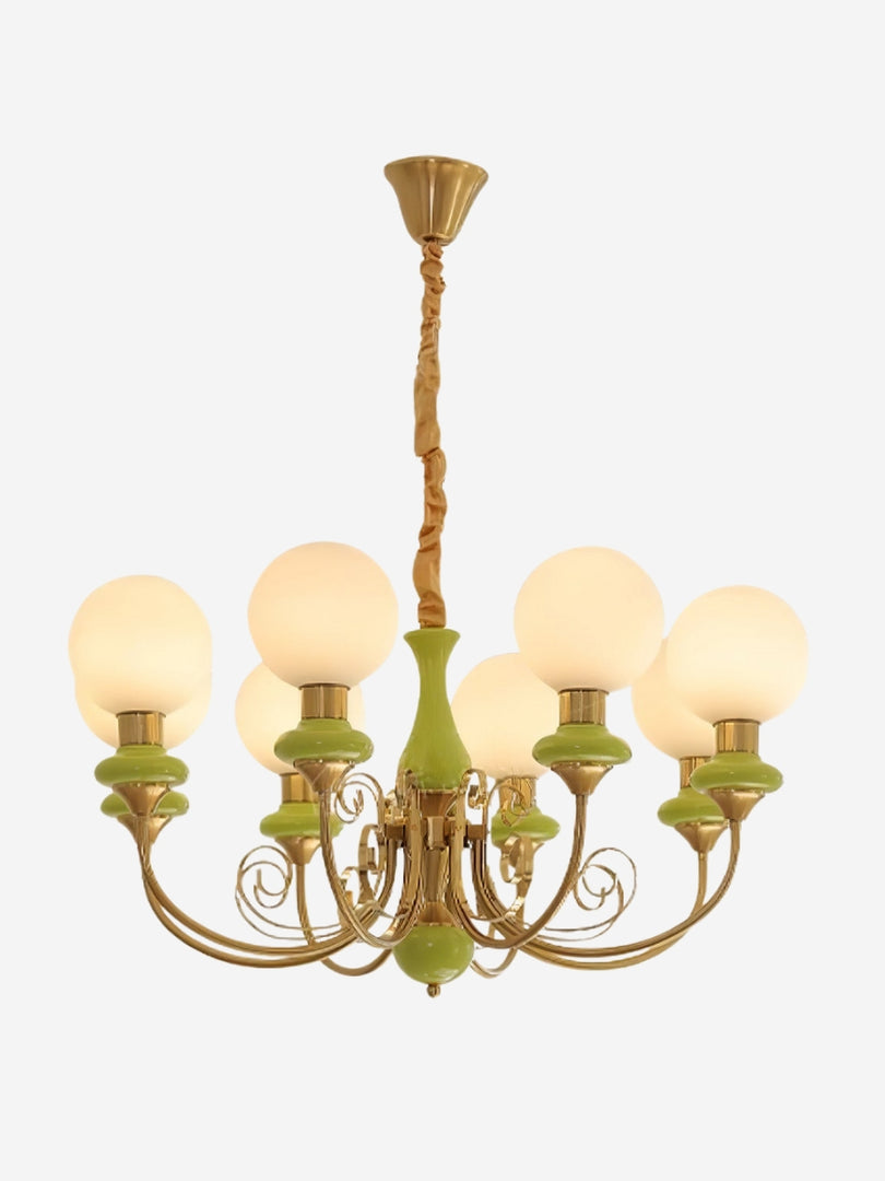 Elegante lámpara de araña con brazos curvos e iluminación ambiental.
