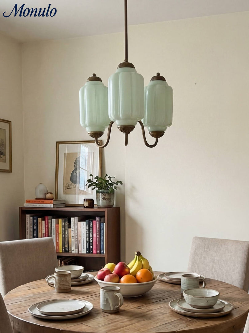 Lustre Eloise – Lustre en verre laiteux au fini vintage