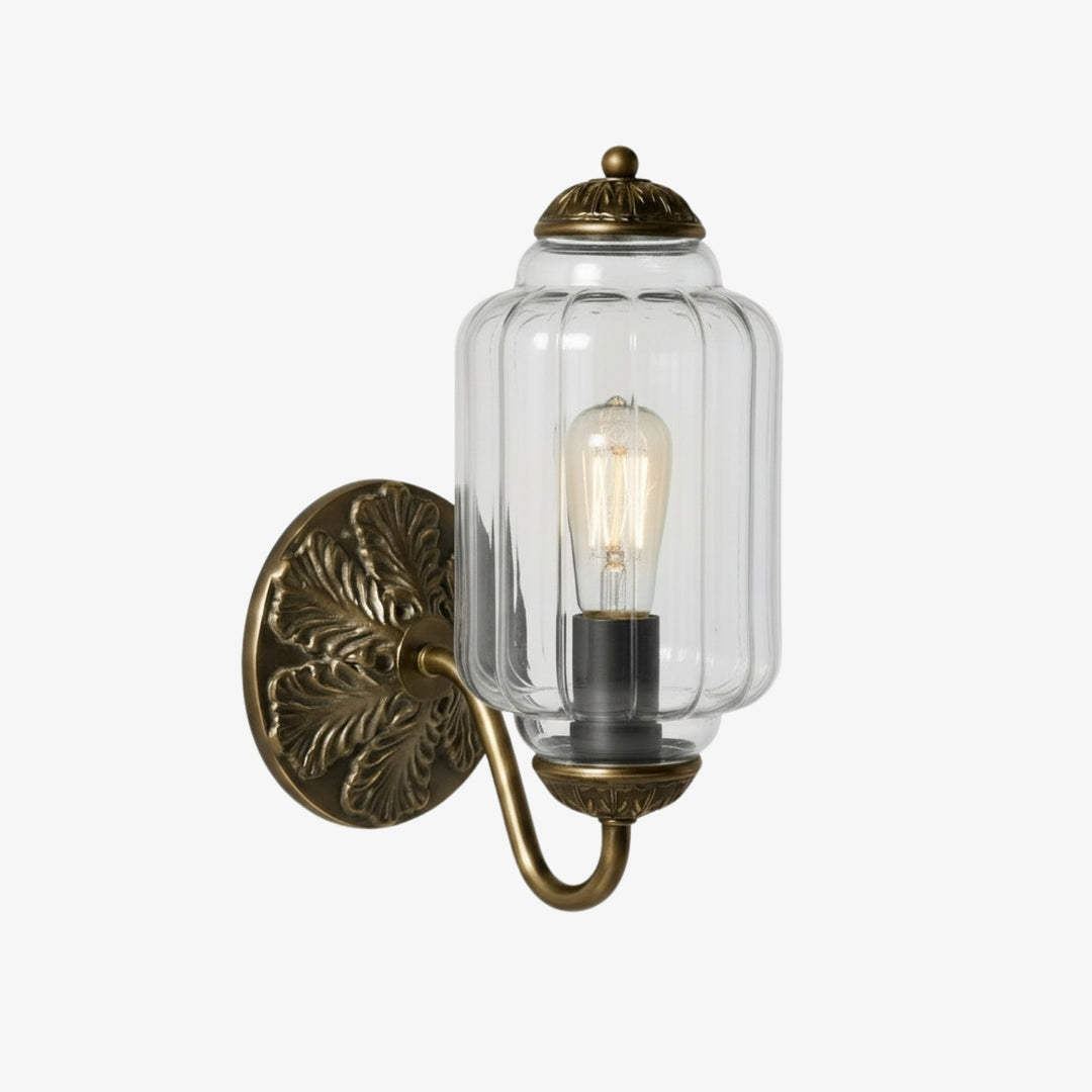 Aplique de pared Eloise vintage de vidrio lechoso festoneado: iluminación de acento moderna para baño y dormitorio