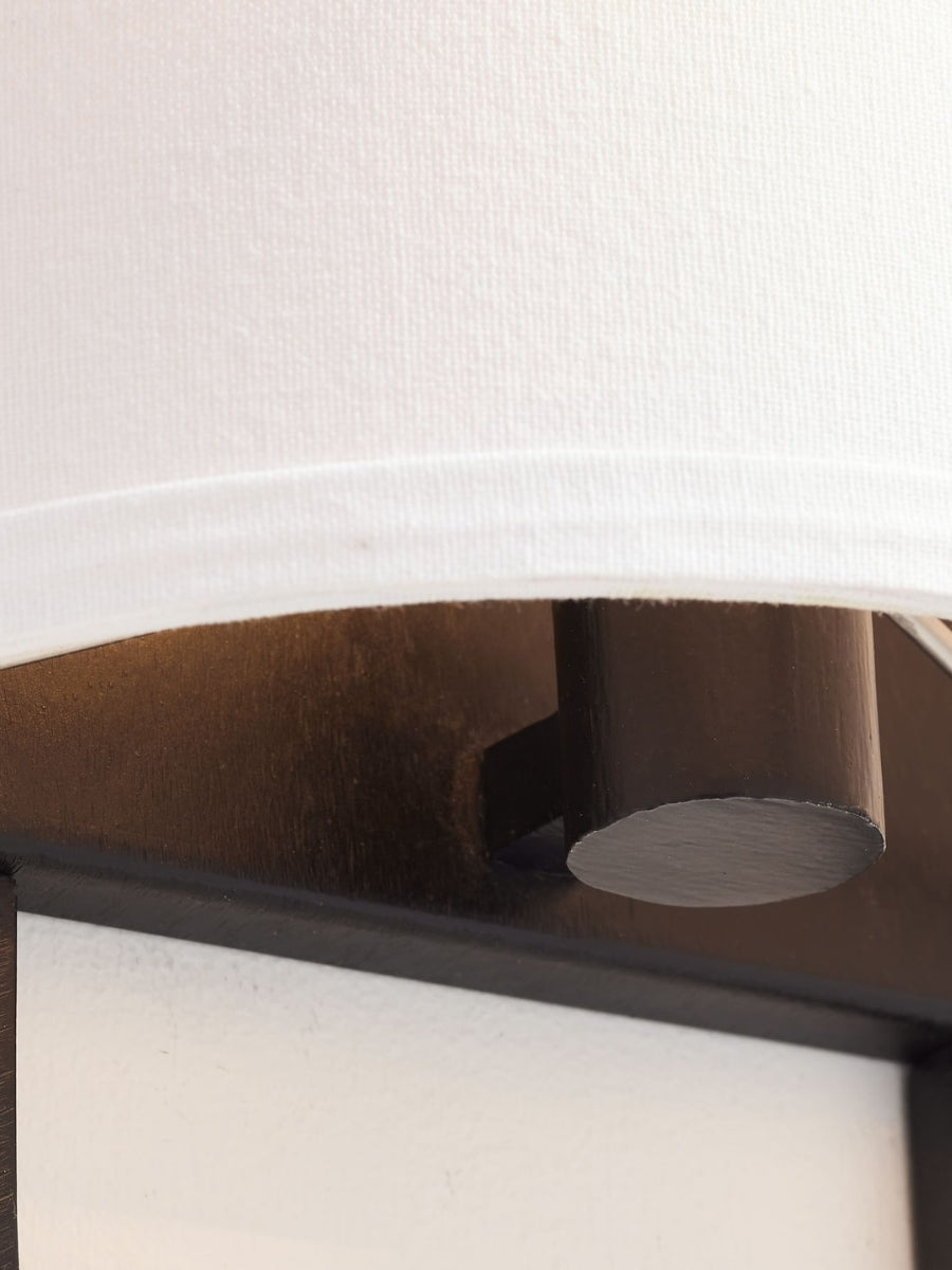Lámpara de pared con pantalla de tela: aplique moderno para dormitorio con una iluminación acogedora 