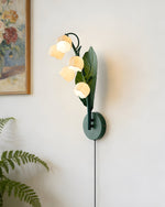 Bild in Gallery-Viewer laden, Green Stem Lily Wall Lamp - product view 2