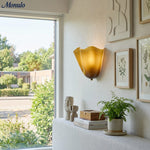 Bild in Gallery-Viewer laden, Bellina Elegante Florale Glas-Wandlampe – Moderne Messing-Wandlampe für Schlafzimmer &amp; Flur