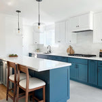 Cargar imagen en el visor de la Galería, Lámpara colgante Lumivelle con pantalla de cristal escultórica: lámpara moderna para cocina y comedor.