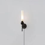 Bild in Gallery-Viewer laden, Marble Vertical Plug-In Wall Light with Inline Switch - product image 15
