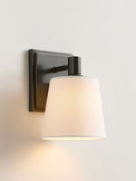 Charger l&#39;image dans la visionneuse de galerie, Applique murale en tissu avec abat-jour tambour – Applique murale minimaliste pour couloir
