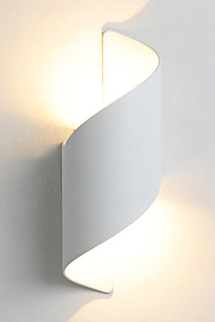 Modern Design Spiral Metal Wall Sconce
