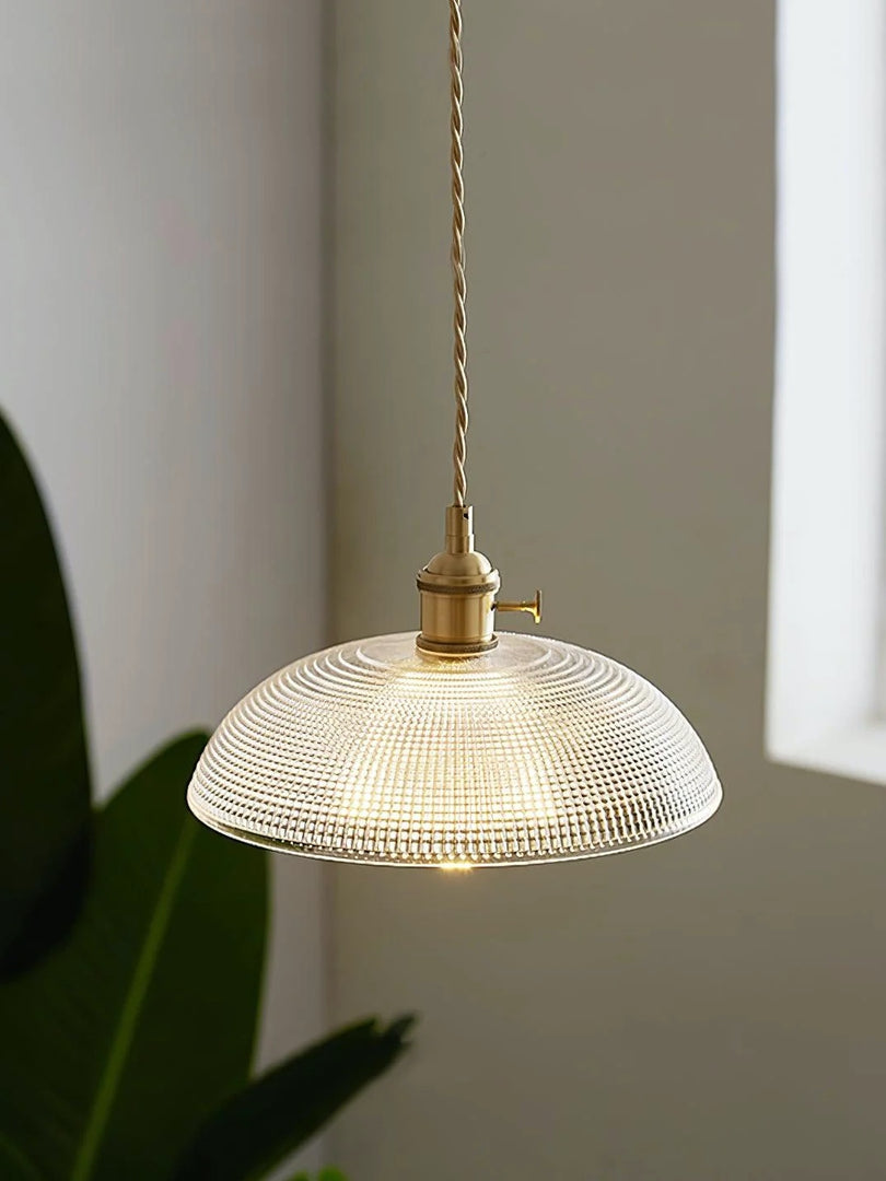 Suspension moderne à nervures - Design spiralé élégant
