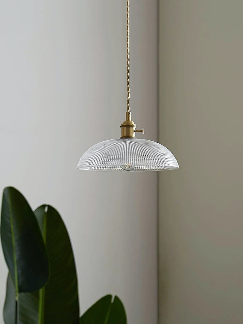 Suspension moderne à nervures - Design spiralé élégant