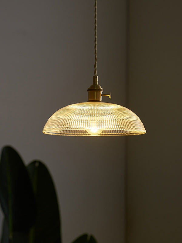 Suspension moderne à nervures - Design spiralé élégant
