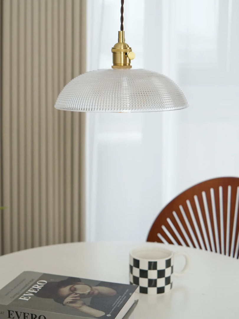 Suspension moderne à nervures - Design spiralé élégant