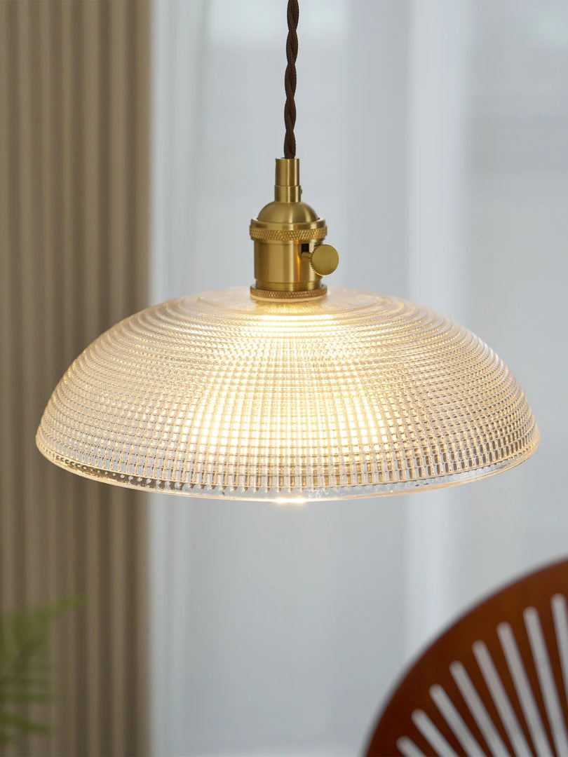 Suspension moderne à nervures - Design spiralé élégant
