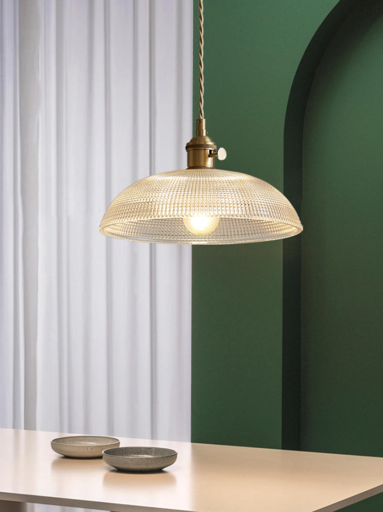 Suspension moderne à nervures - Design spiralé élégant
