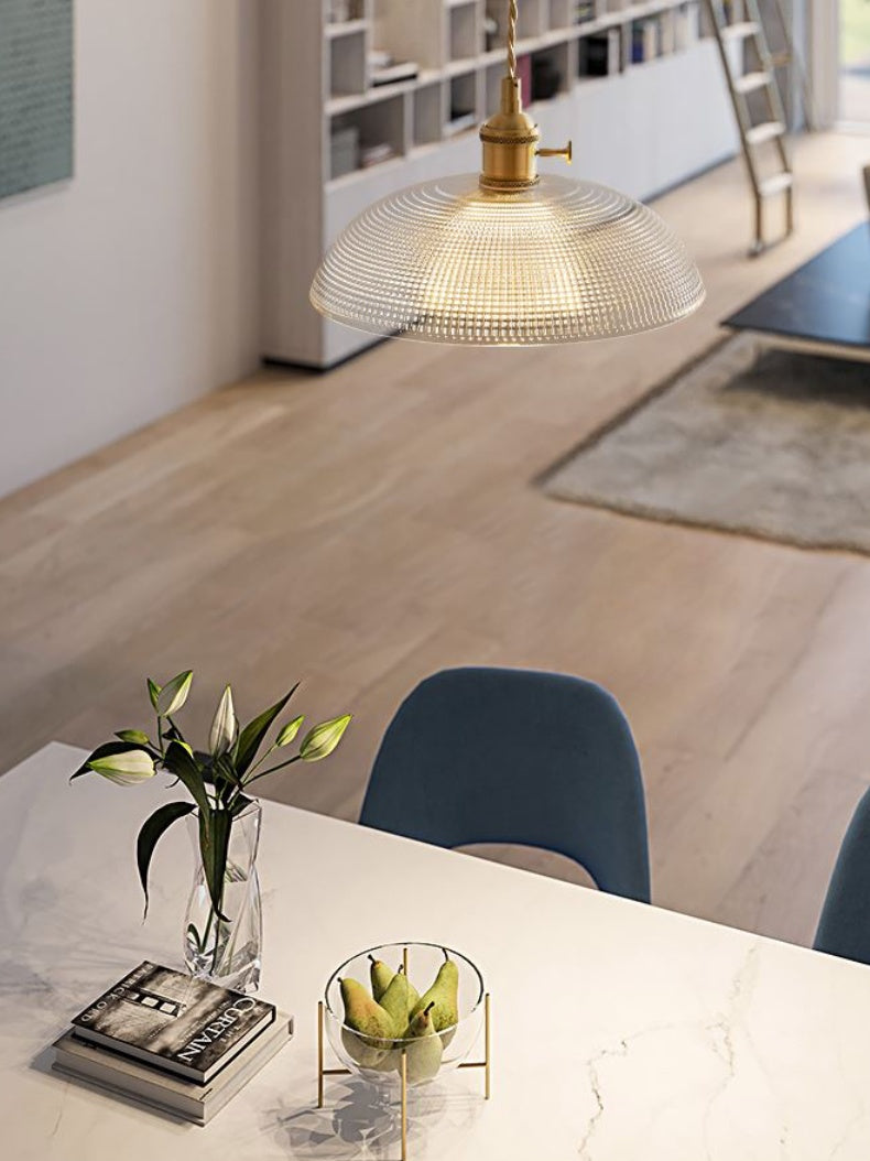 Suspension moderne à nervures - Design spiralé élégant