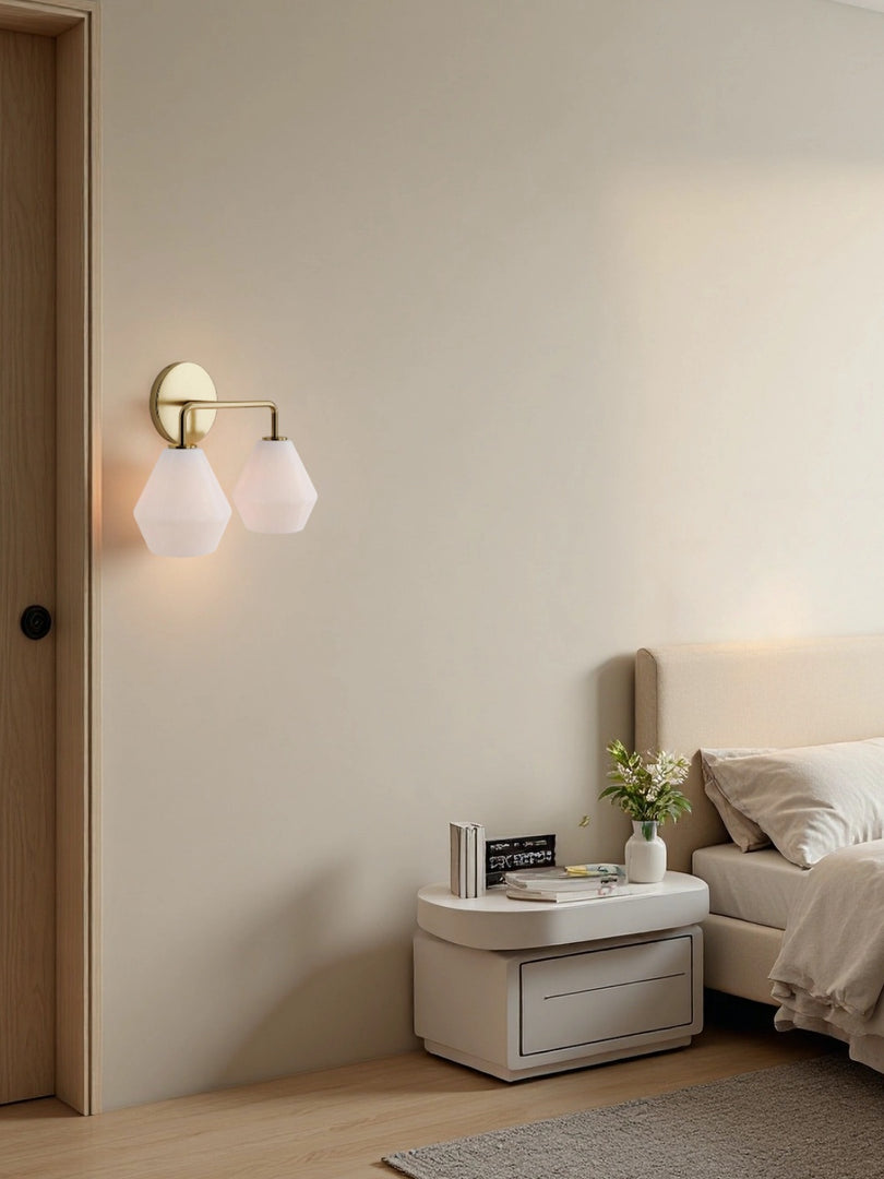 Aplique de tocador de vidrio Merin: iluminación con pantallas de vidrio dobles y triples