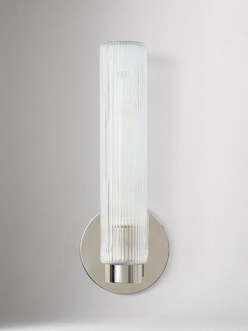 Aplique de pared moderno Rivora de vidrio estriado para interiores y exteriores. Ideal para la decoración del hogar.