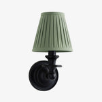 Bild in Gallery-Viewer laden, Rowan Drum Shade Wandlampe – Stoff-Wandleuchte für gemütliche Landhausbeleuchtung