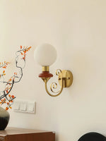 Cargar imagen en el visor de la Galería, Lámpara de pared escultural con un brillo ambiental refinado
