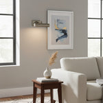 Bild in Gallery-Viewer laden, Libris Bilderleuchte - Schlanke Wandlampe mit kunstfokussiertem Design