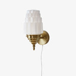 Bild in Gallery-Viewer laden, Antique brass plug-in Art Deco wall sconce