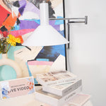 Cargar imagen en el visor de la Galería, Aplique de pared de metal blanco con brazo ajustable
