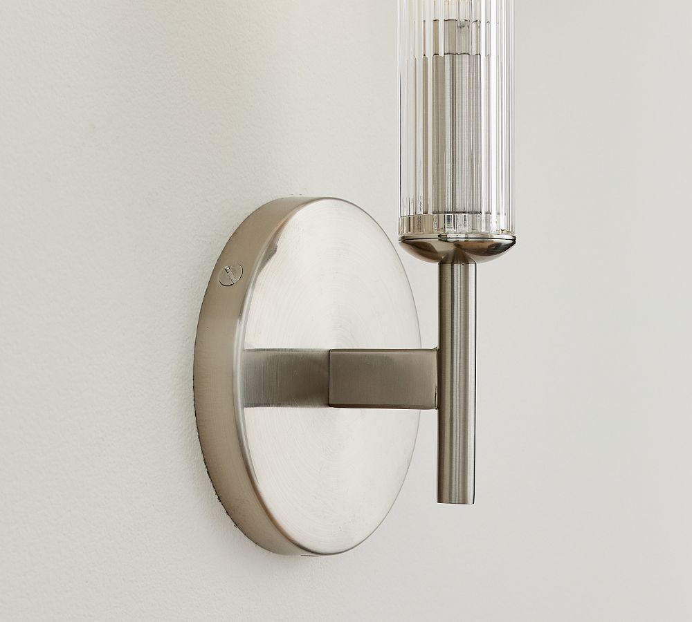 Aplique de pared de tubo de vidrio Bravira - Iluminación clásica de tubo de latón acanalado