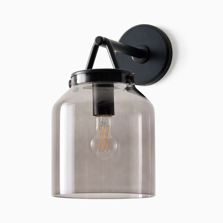 Aplique de pared minimalista para exterior Hanton: aplique industrial de metal mate para espacios modernos