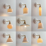 Cargar imagen en el visor de la Galería, Lámpara de pared vintage de cerámica japonesa de latón con una luz
