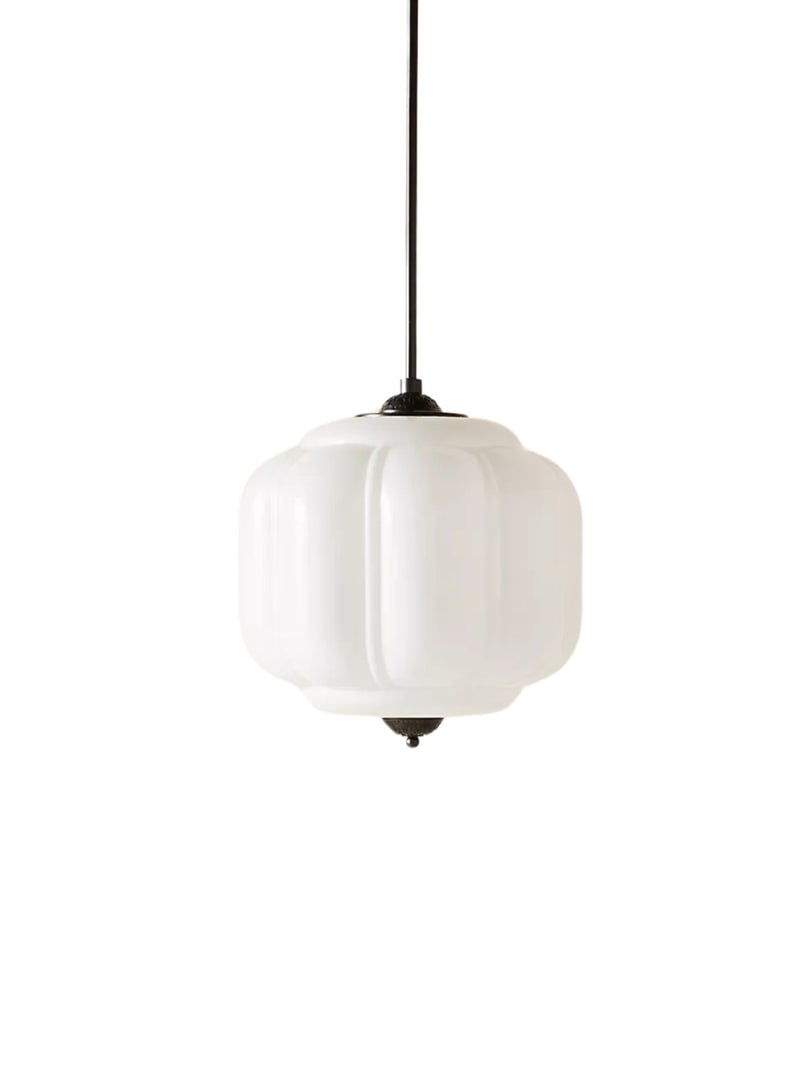 Lámpara colgante Eloise de vidrio lechoso festoneado de inspiración vintage: lámpara de acento moderna para cocina y dormitorio.
