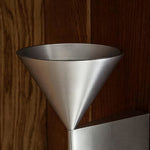 Bild in Gallery-Viewer laden, Metorq Geometrische Metall-Wandleuchte - Modernes Design für Schlafzimmer-Nachttischlampe