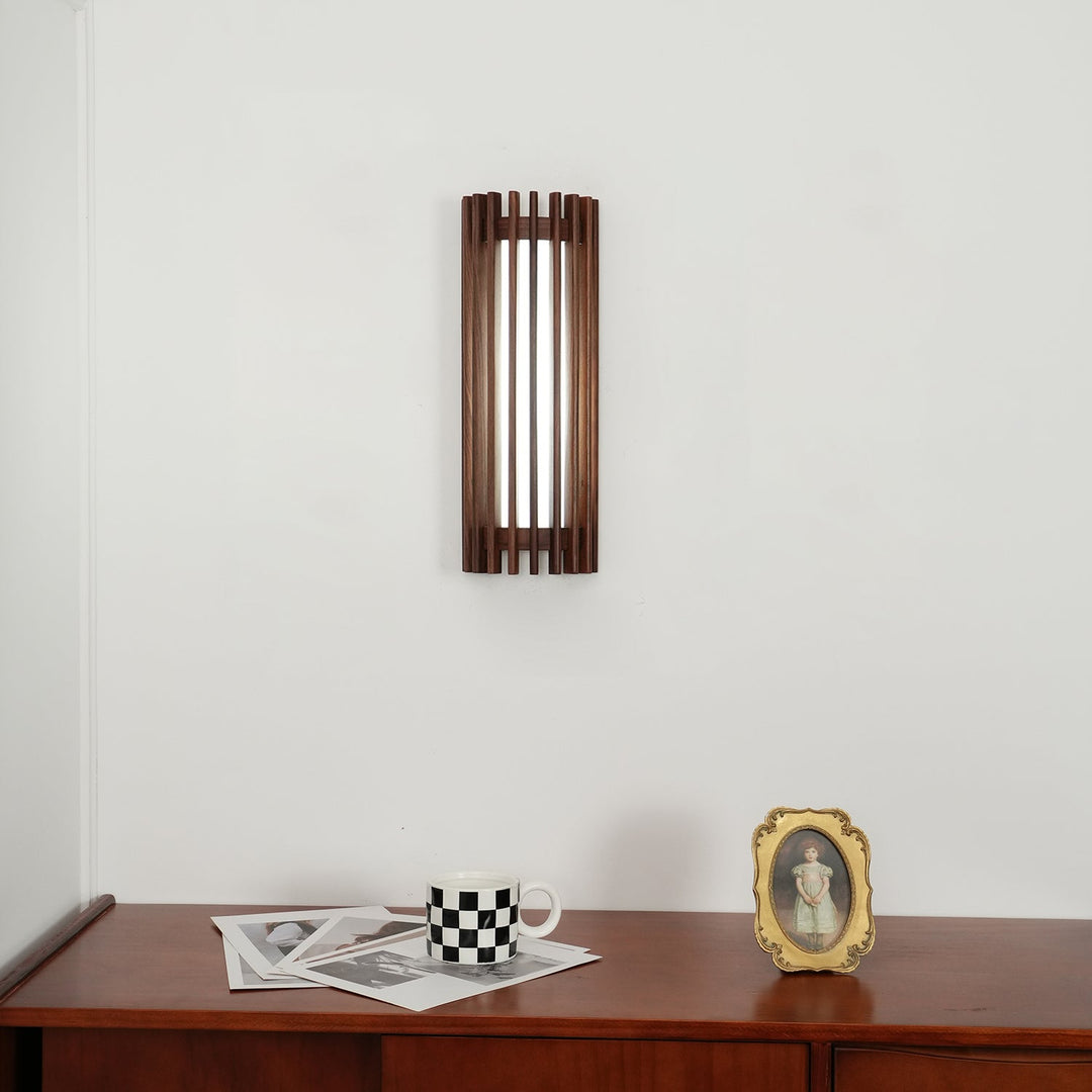 Lámpara de pared Regina de nogal
