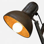 Bild in Gallery-Viewer laden, warm brass interior shade detail