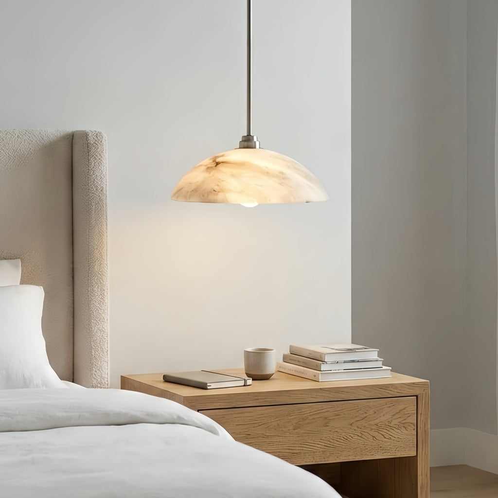 Suspension Dôme Élégante en Albâtre Alariv - Éclairage Moderne en Pierre pour Salle à Manger ou Salon