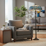 Cargar imagen en el visor de la Galería, Lámpara de pie de cristal artístico TiffStar con pantalla con diseño ornamental: lámpara de pie para salas de estar