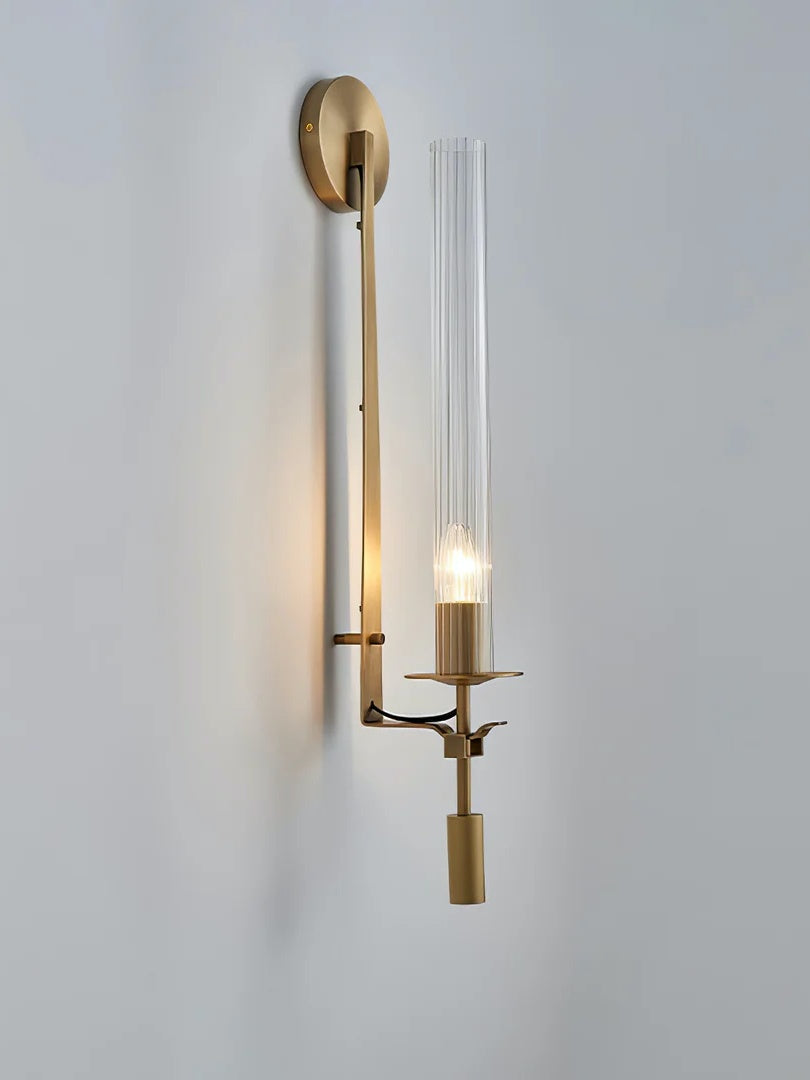 Aplique de pared delgado con cristal acanalado y marco moderno metálico