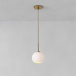Cargar imagen en el visor de la Galería, Lámpara colgante Selvion con forma de globo escultural: moderna lámpara colgante de cristal con un diseño elegante.
