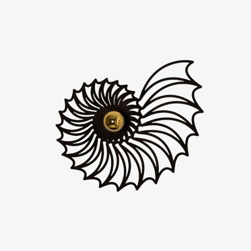 Lámpara de pared moderna con silueta de concha de nautilus Spiralyn - Iluminación para sala de estar