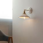Cargar imagen en el visor de la Galería, Lámpara de pared vintage de cerámica japonesa de latón con una luz
