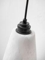 Bild in Gallery-Viewer laden, Droplet Alabaster Wandleuchte