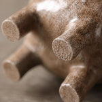 Cargar imagen en el visor de la Galería, Close view of the rounded feet and speckled resin finish