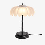 Charger l'image dans la visionneuse de galerie, Lampe de Table Élégante Aridia – Base Métallique Élégante et Abat-Jour en Verre pour Espaces Contemporains