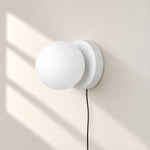 Bild in Gallery-Viewer laden, Nuvol Glass Plug-In Wall Light