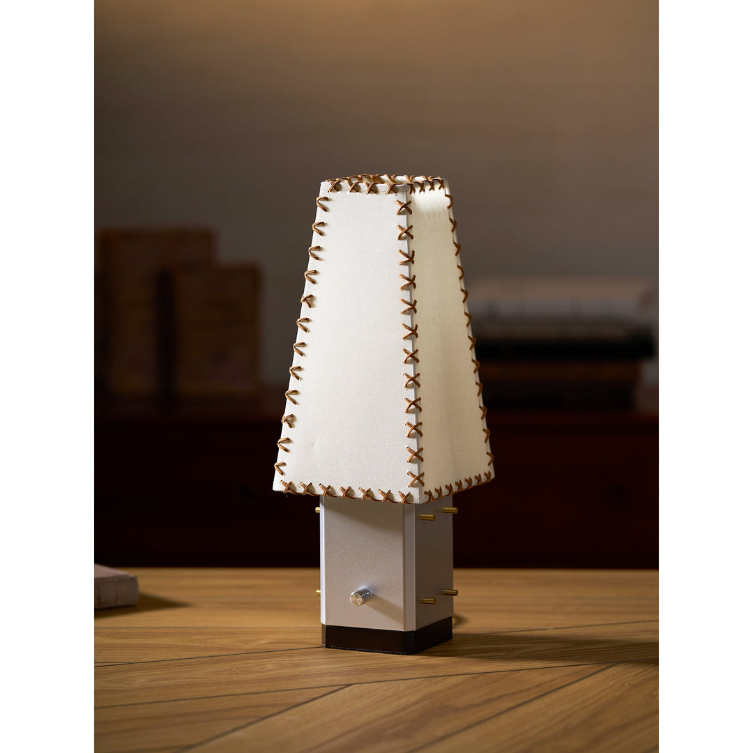 Lampe de table géométrique moderne en métal – Abat-jour en parchemin pour éclairage de table de nuit